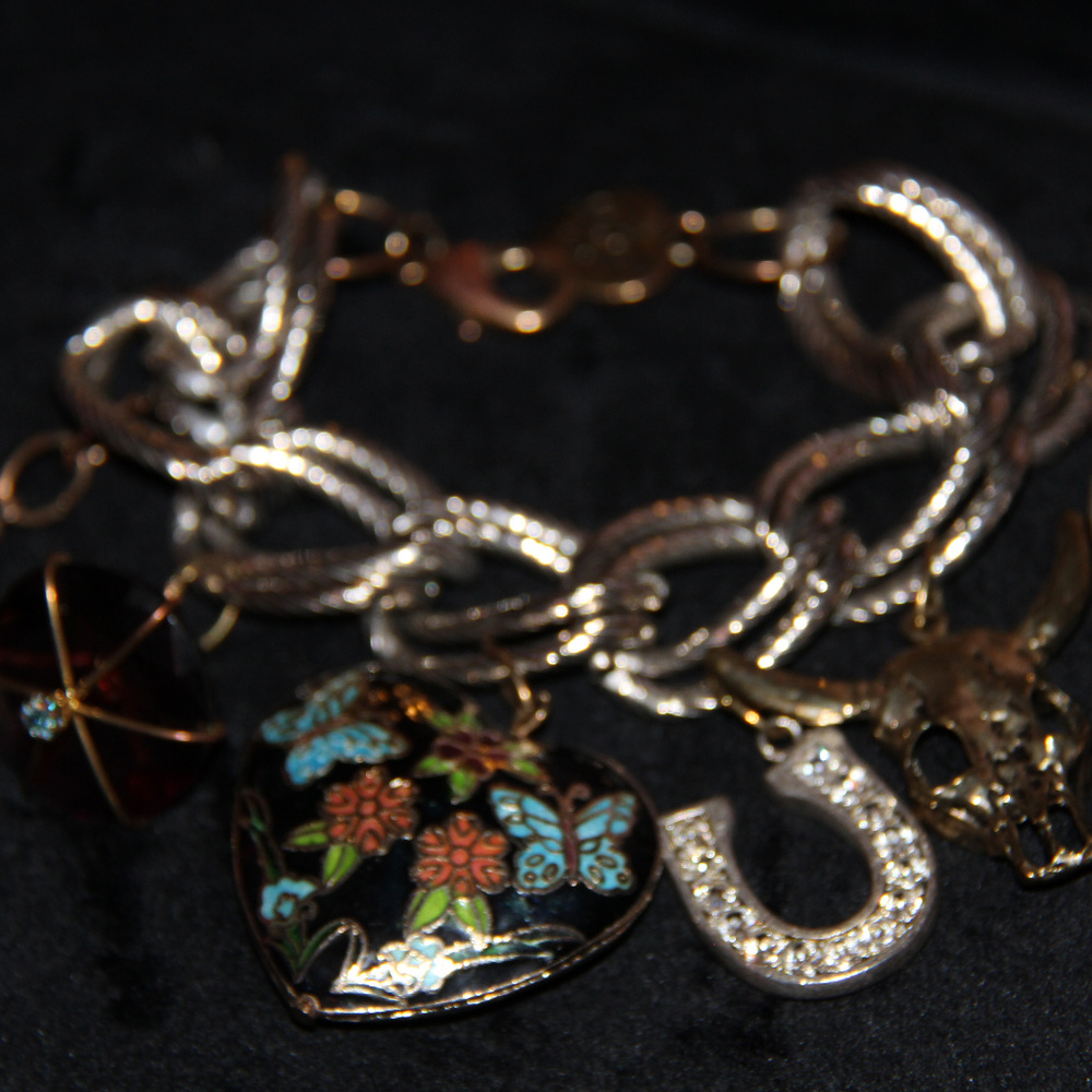 BETSEY JOHNSON Vintage BRACELET BOHO INDIE SKULL B19 butterfly charm heart new - Picture 8 of 8